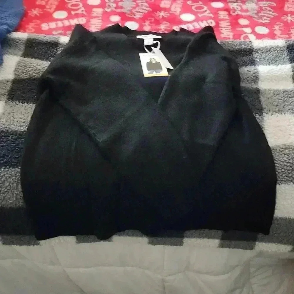 Black sweater Super Soft! - Picture 5 of 9